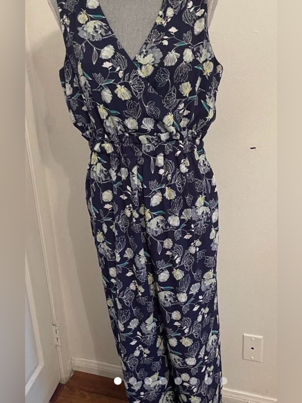 Apt 9 Womens Sz L V-Neck Navy Blue Floral Jumpsuit Sleeveless Wide Leg